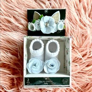 Laura Ashley Baby: Headwrap/Socks Set